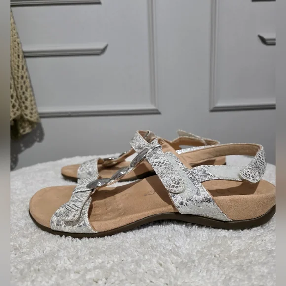Vionic 9.5  Silver Ankle Strap Sandals - Picture 2 of 6